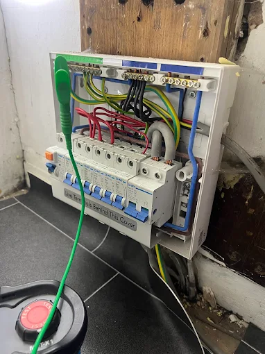 Circuit testing at a distribution board